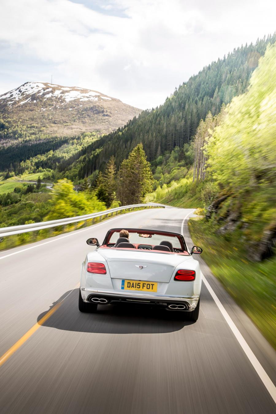  Bentley Continental GT V8 S Convertible 2015 года  (фото 15 из 17)